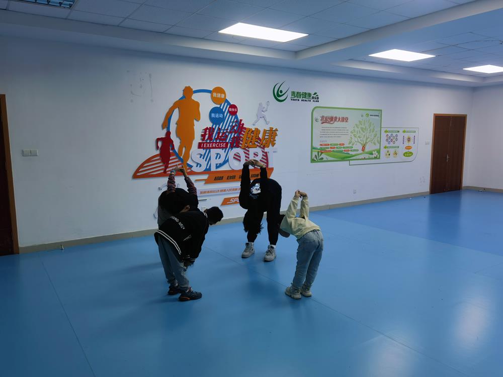 3aa792db132c4ed29ab5853c284ff120.jpg